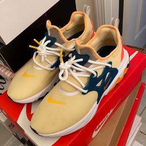 Nike React Presto SIZE: 8Men/9.5Women